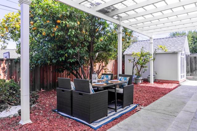 1258 S Stelling Road, Cupertino CA: https://media.crmls.org/mediaz/4b4e77b5-d49c-4705-b913-e88440ce8e76.jpg