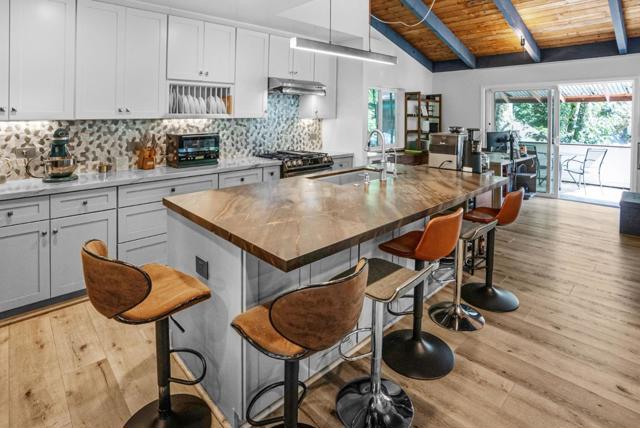 19150 Beardsley Road, Los Gatos CA: https://media.crmls.org/mediaz/4b4e95a0-3ddb-4737-93cb-d43463deb500.jpg