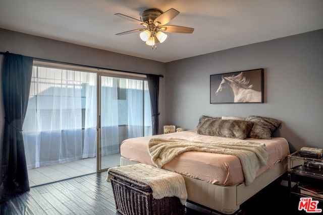 7259 Hillside Avenue, Los Angeles CA: https://media.crmls.org/mediaz/4b4eb200-e303-4957-8217-4251e555de1e.jpg