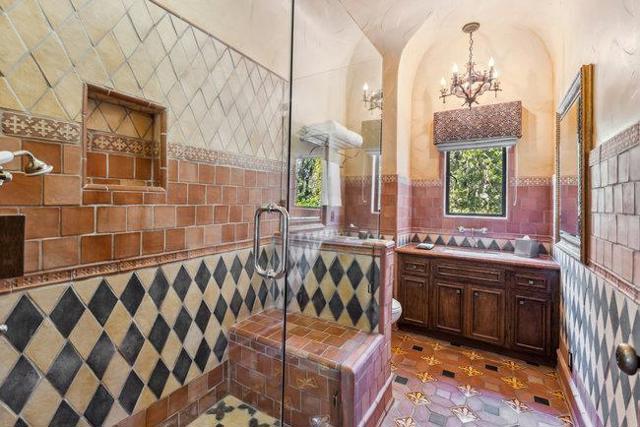 2307 Easton Drive, Burlingame CA: https://media.crmls.org/mediaz/4b4f61ac-6e08-482b-a838-77be233c61cd.jpg