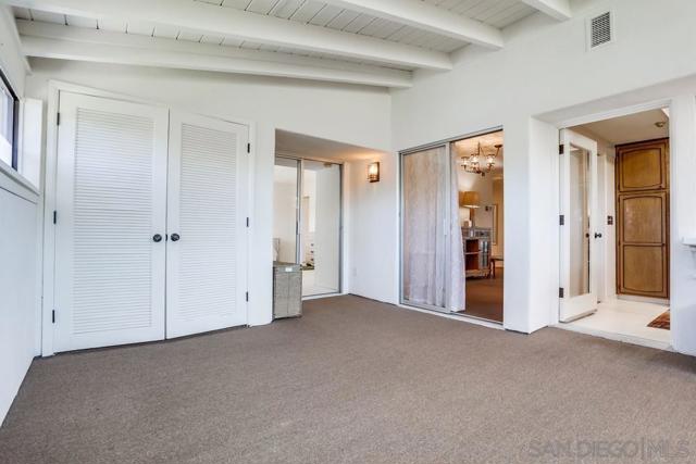 16555 Caminito Vecinos, San Diego CA: https://media.crmls.org/mediaz/4b4fdc8c-714c-45b8-8d27-81aec96c9491.jpg