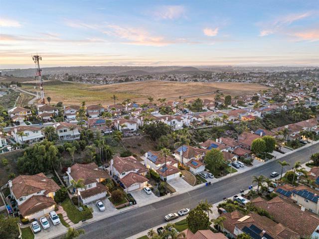 2064 White Birch Dr, Vista CA: https://media.crmls.org/mediaz/4b50f497-11c9-4ee3-878b-a2a72f372ea3.jpg