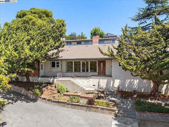 3491 Middleton Ave, Castro Valley CA: https://media.crmls.org/mediaz/4b51bfdd-08c2-4f17-8797-bc38efb0dd02.jpg