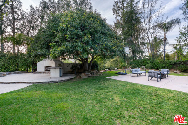 633 Noble Road, Simi Valley CA: https://media.crmls.org/mediaz/4b51d9ac-b526-4de5-bf83-27960f7c0383.jpg