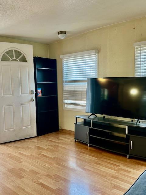 655 S. 34th Street, San Jose CA: https://media.crmls.org/mediaz/4b52b1c0-fc5a-4178-bb00-ec9255da7305.jpg