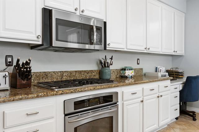 Detail Gallery Image 11 of 43 For 2419 Badger Ln, Carlsbad,  CA 92010 - 3 Beds | 2/1 Baths