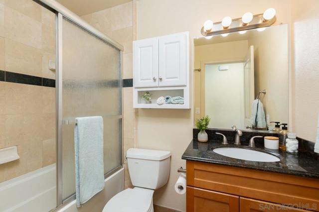 254 Cerco Rosado, San Marcos CA: https://media.crmls.org/mediaz/4b52f4c7-9a7f-4b84-b00d-39ddebf6bd44.jpg