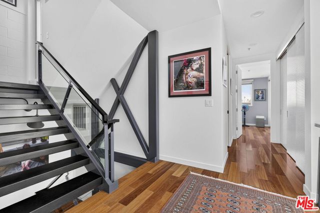 2120 Narcissus Court photo 29