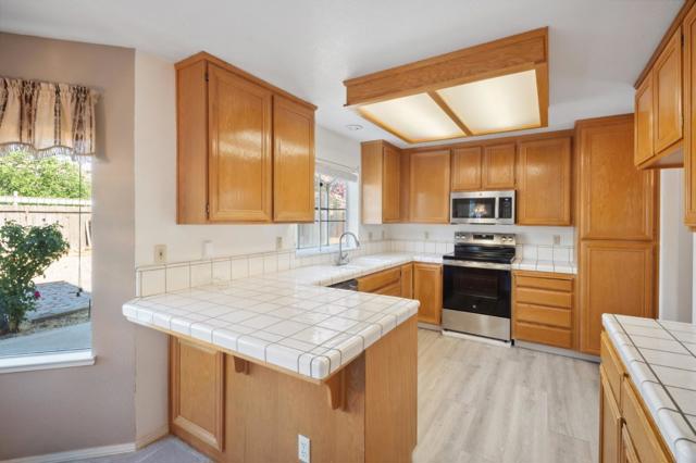 1622 Fir Drive, Los Banos CA: https://media.crmls.org/mediaz/4b537a08-2d59-4adc-80e2-35d91adff788.jpg