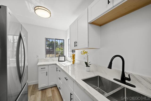 745 West St, San Diego CA: https://media.crmls.org/mediaz/4b539118-7454-4443-a61e-a01c0c145d77.jpg