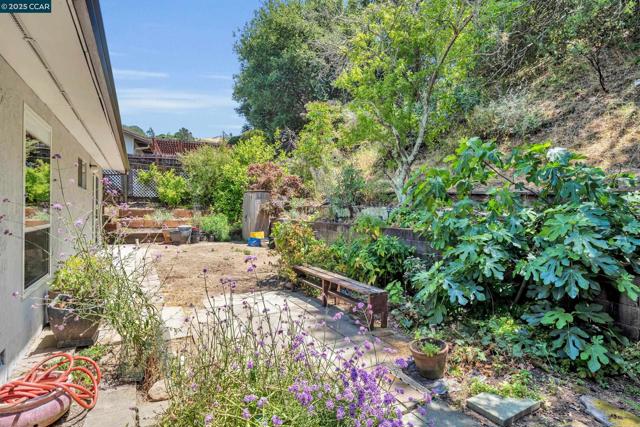 2690 Doidge Ave, Pinole CA: https://media.crmls.org/mediaz/4b53fd8d-1594-471e-82a5-b24204ed1e01.jpg