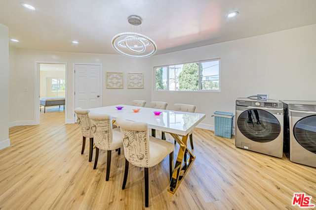 5633 La Mirada Avenue, Los Angeles CA: https://media.crmls.org/mediaz/4b545590-c123-4485-aaca-3957c926a623.jpg