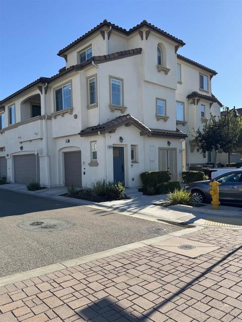 1614 Sanderling Avenue, Chula Vista CA: https://media.crmls.org/mediaz/4b547e45-171e-4544-b985-2e37fcad0b26.jpg