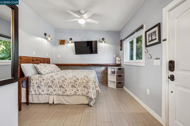 3036 Delaware St, Oakland CA: https://media.crmls.org/mediaz/4b54f6e2-544b-4f55-90ab-155b154b1f74.jpg