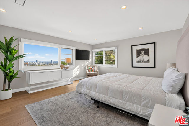 4 Bed Home for Sale in Los Angeles, California