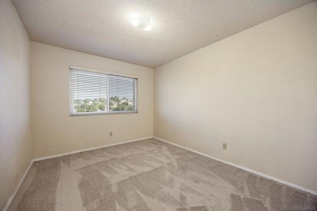 1180 Evelyn St, San Diego CA: https://media.crmls.org/mediaz/4b56991b-05f1-4f7b-bd35-627d0a31d448.jpg