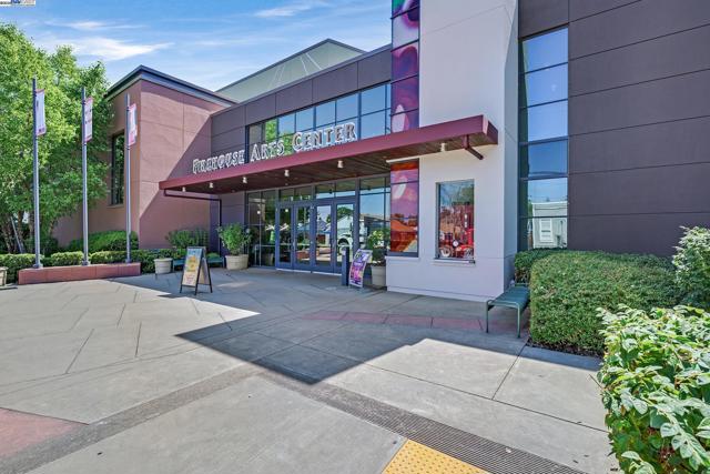 2207 Segundo Ct, Pleasanton CA: https://media.crmls.org/mediaz/4b573cd3-15cd-4b95-9f2c-7403948f0749.jpg