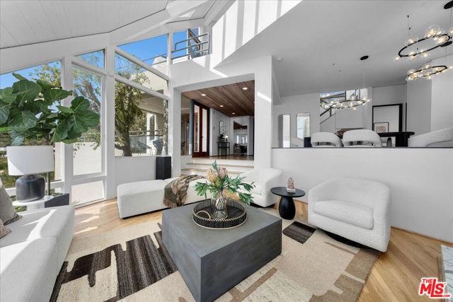 741 Marlin, Laguna Beach CA: https://media.crmls.org/mediaz/4b57742e-2f96-42de-bce5-92d70bdb49b5.jpg