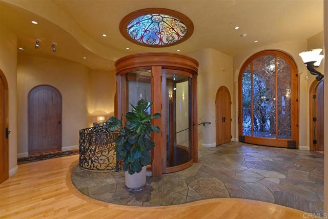 Detail Gallery Image 6 of 25 For 741 Rosecrans, San Diego,  CA 92106 - 3 Beds | 3/1 Baths