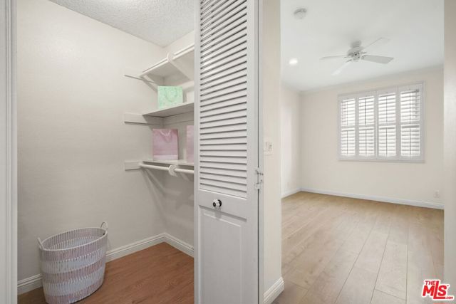 Image 24 of 33 For 8505 Gulana Avenue 4217