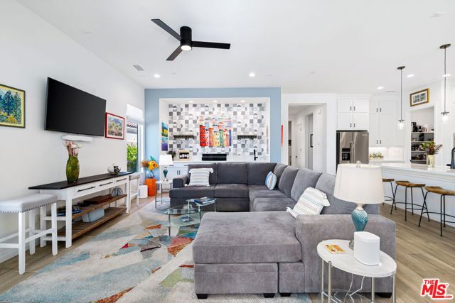 21 Chardonnay, Rancho Mirage CA: https://media.crmls.org/mediaz/4b58e8f5-ab9d-4865-bcb7-c5d6fac4361c.jpg