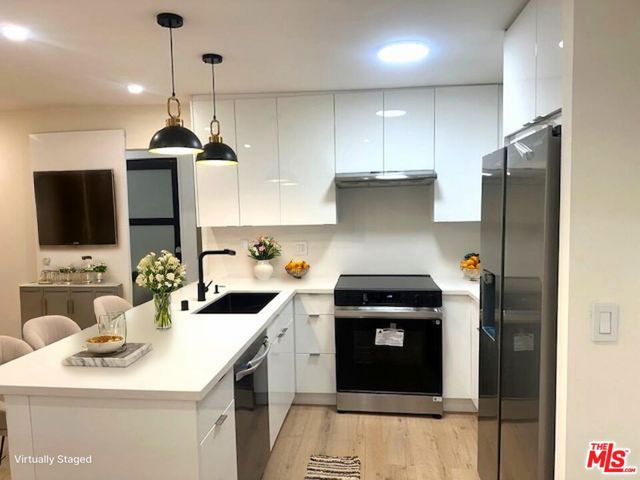 Drew Fenton | 11645 Montana Avenue Los Angeles CA | MLS: 7167122