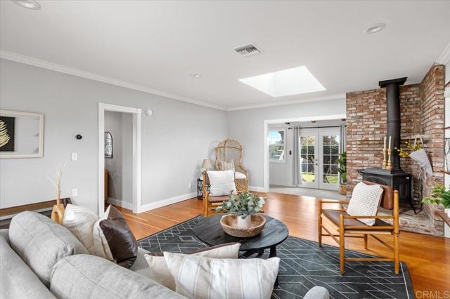 1420 Idaho Ave, Escondido CA: https://media.crmls.org/mediaz/4b5a335d-73e3-4ae9-9192-ecea39caf554.jpg