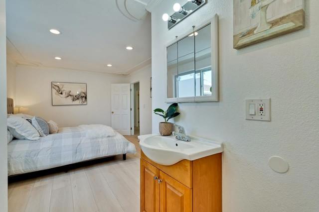 764 4th Avenue, Redwood City CA: https://media.crmls.org/mediaz/4b5a78c3-4eb0-4d0a-bbf2-cb2b3d0ce175.jpg