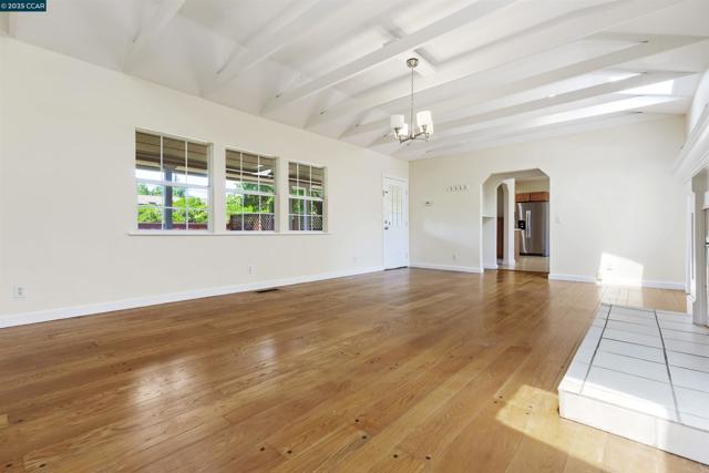 828 Bancroft Rd, Walnut Creek CA: https://media.crmls.org/mediaz/4b5aa301-dc6c-49b5-b3f5-4a3e536a998d.jpg