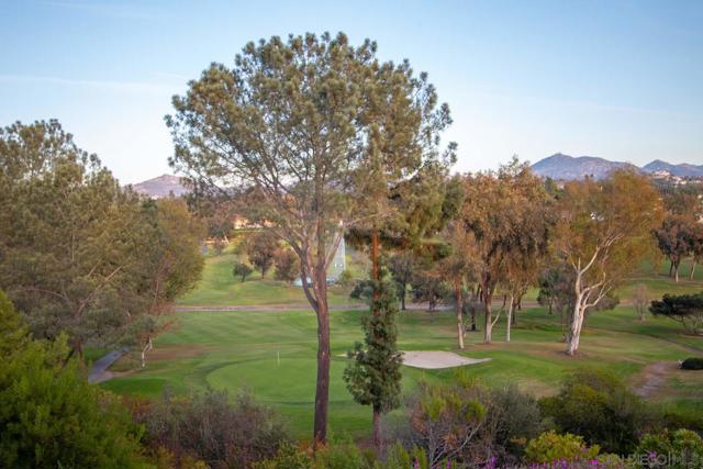 17489 Carnton Way, San Diego CA: https://media.crmls.org/mediaz/4b5aeba3-3782-4b30-a00f-2984829e0d80.jpg