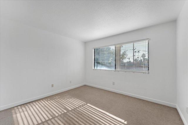 Image 12 of 26 For 78650 Avenue 42  719