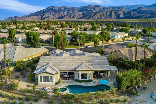 81196 Victoria Lane, La Quinta CA: https://media.crmls.org/mediaz/4b5b0ad1-e87d-461e-a8d9-1629e464c917.jpg