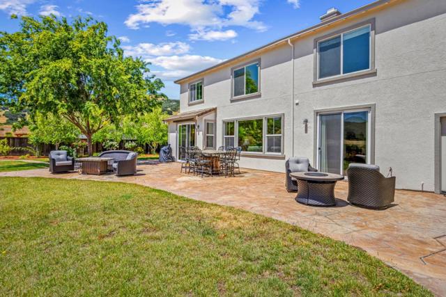 531 Via Vaquero Sur, San Juan Bautista CA: https://media.crmls.org/mediaz/4b5b1537-c343-4235-948b-78842d9f92b7.jpg