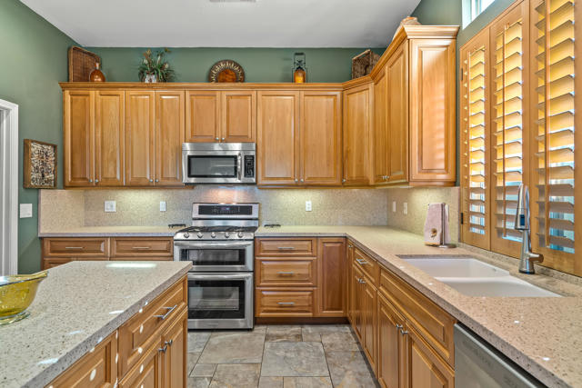 44327 Royal Lytham Drive, Indio CA: https://media.crmls.org/mediaz/4b5b3d63-06f1-4735-ac12-c5ab2b32593b.jpg