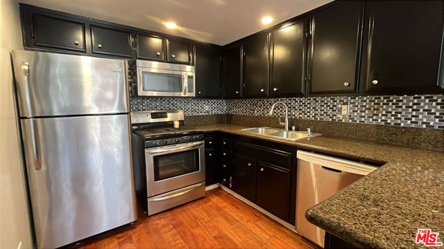 3050 S Bristol Street, Santa Ana CA: https://media.crmls.org/mediaz/4b5b9011-b1d8-4841-840e-f83f5af10af8.jpg