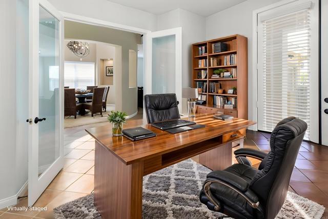Detail Gallery Image 11 of 38 For 1749 Skimmer Ct, Carlsbad,  CA 92011 - 5 Beds | 3 Baths