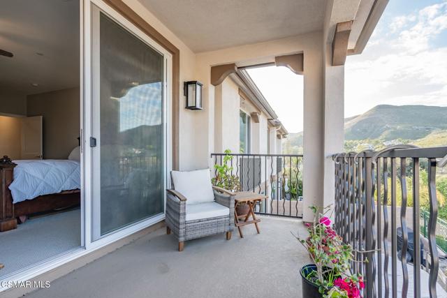 263 Morro Way, Simi Valley CA: https://media.crmls.org/mediaz/4b5d8261-99cf-4128-a5e5-6d4c5e9a1d5f.jpg