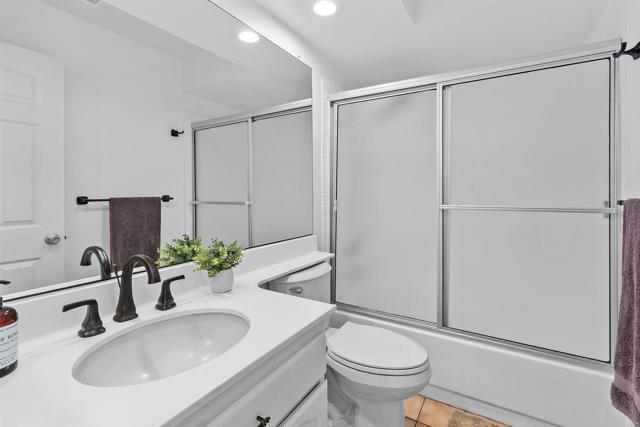 Detail Gallery Image 28 of 48 For 1922 Spyglass Cir, Vista,  CA 92081 - 4 Beds | 2/1 Baths