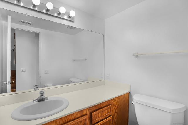 3003 Old Bridgeport, San Diego CA: https://media.crmls.org/mediaz/4b5dd4e4-f63a-4994-9bd6-3fe12f447fb3.jpg