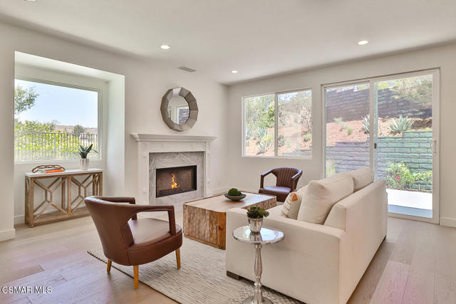 3327 Olivegrove Place, Thousand Oaks CA: https://media.crmls.org/mediaz/4b5f31b0-6df3-495b-a0aa-a39b9bd23ada.jpg
