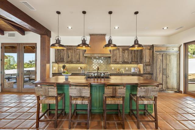 Detail Gallery Image 10 of 75 For 2525 Date Palm Ct, Vista,  CA 92084 - 3 Beds | 3/1 Baths