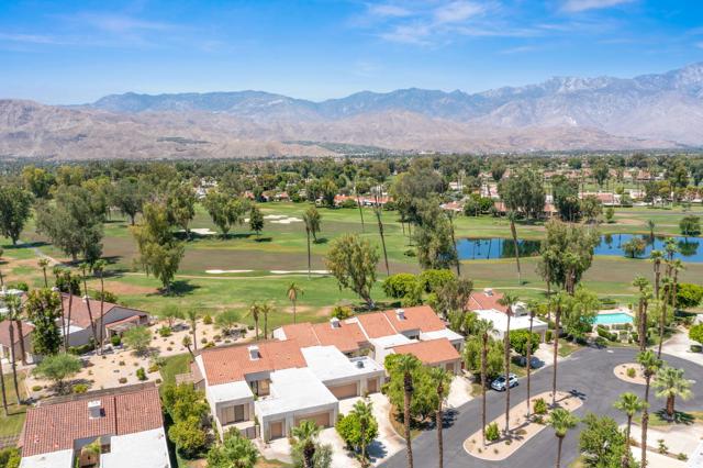 10403 Sunningdale Drive, Rancho Mirage CA: https://media.crmls.org/mediaz/4b5ff6f4-6255-4095-a2b2-786fdfe1021a.jpg