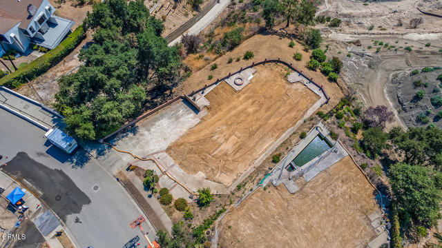 3660 Ranch Top Road, Pasadena CA: https://media.crmls.org/mediaz/4b5ffe78-e44b-479a-b24c-05fde11486c3.jpg