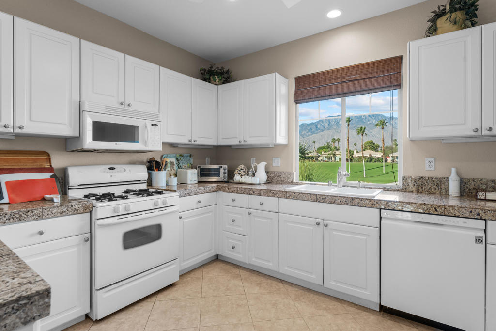 MLS #219138231DA image #13