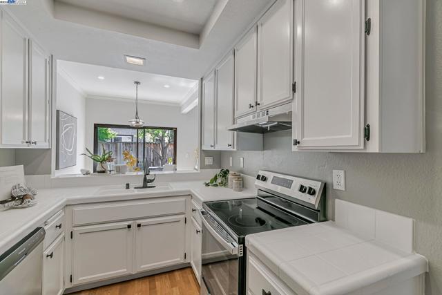 4772 Mendocino Ter, Fremont CA: https://media.crmls.org/mediaz/4b61560a-7186-488d-bc52-a907577cd089.jpg