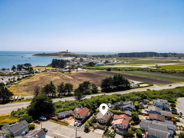 123 Presidio Avenue, El Granada CA: https://media.crmls.org/mediaz/4b6181c8-22d9-4698-a8ba-b4ffd4523819.jpg