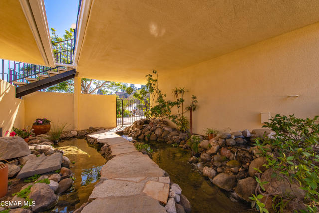 1140 San Clemente Way, Camarillo CA: https://media.crmls.org/mediaz/4b61e93e-9064-4843-a98c-005fe5825433.jpg