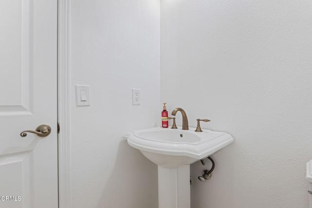Detail Gallery Image 20 of 35 For 4078 Bending Oak Ct, Moorpark,  CA 93021 - 3 Beds | 2/1 Baths
