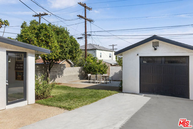 3330 Minto Court, Los Angeles CA: https://media.crmls.org/mediaz/4b62ab8e-8ddc-447a-afc3-36cafdea1a19.jpg