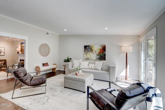 Detail Gallery Image 9 of 37 For 1255 Oak Circle Dr, Glendale,  CA 91208 - 3 Beds | 2 Baths